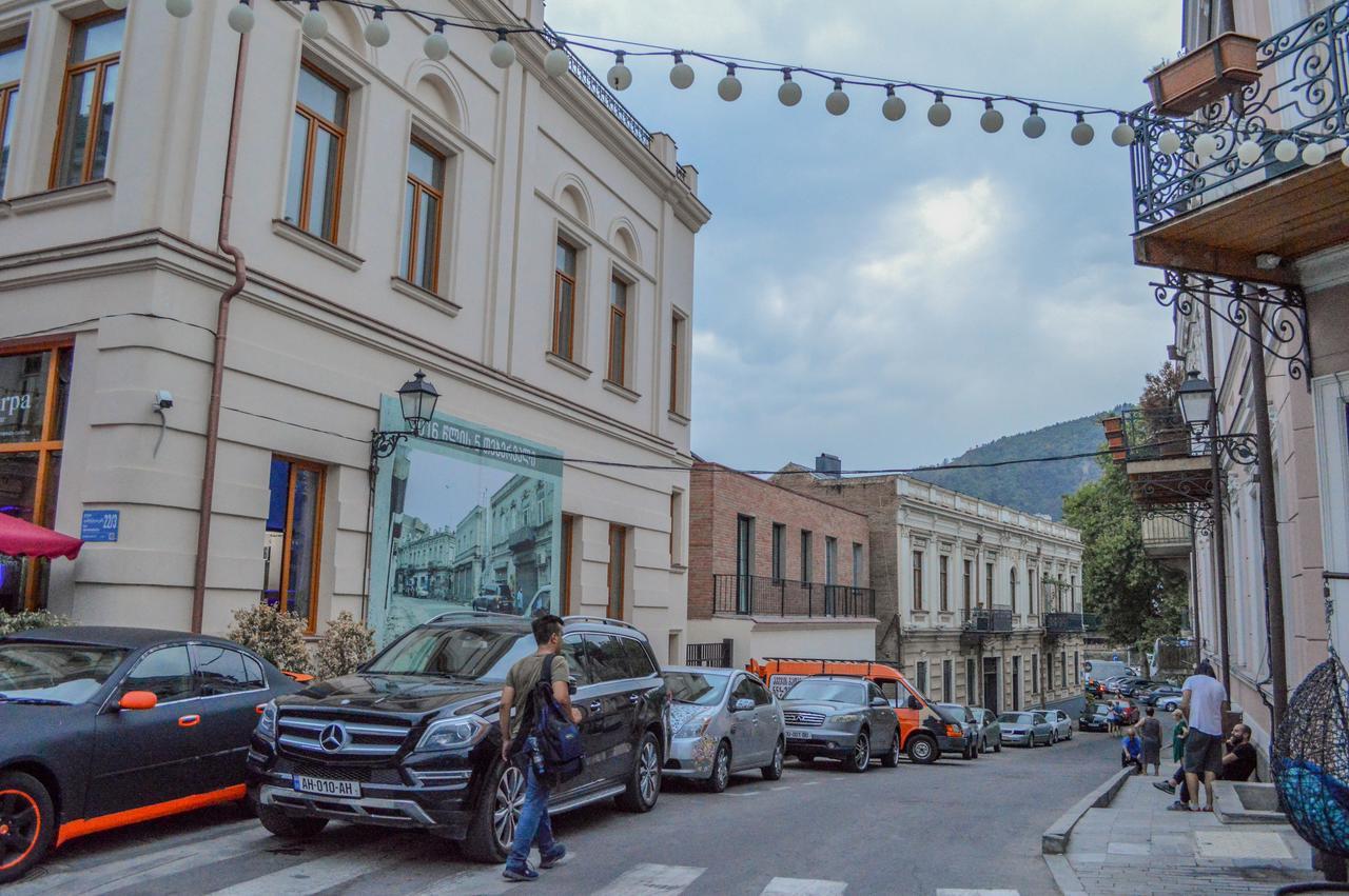 Space Hotel Tbilisi Luaran gambar